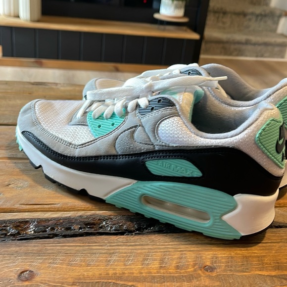 Nike Air Max  women’s size 8.5 - Picture 1 of 4